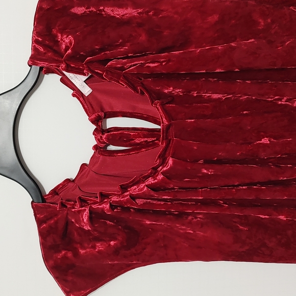 Red Velveteen Lauren Conrad Round Neck Cape Sleeve Top sz M - Picture 5 of 8